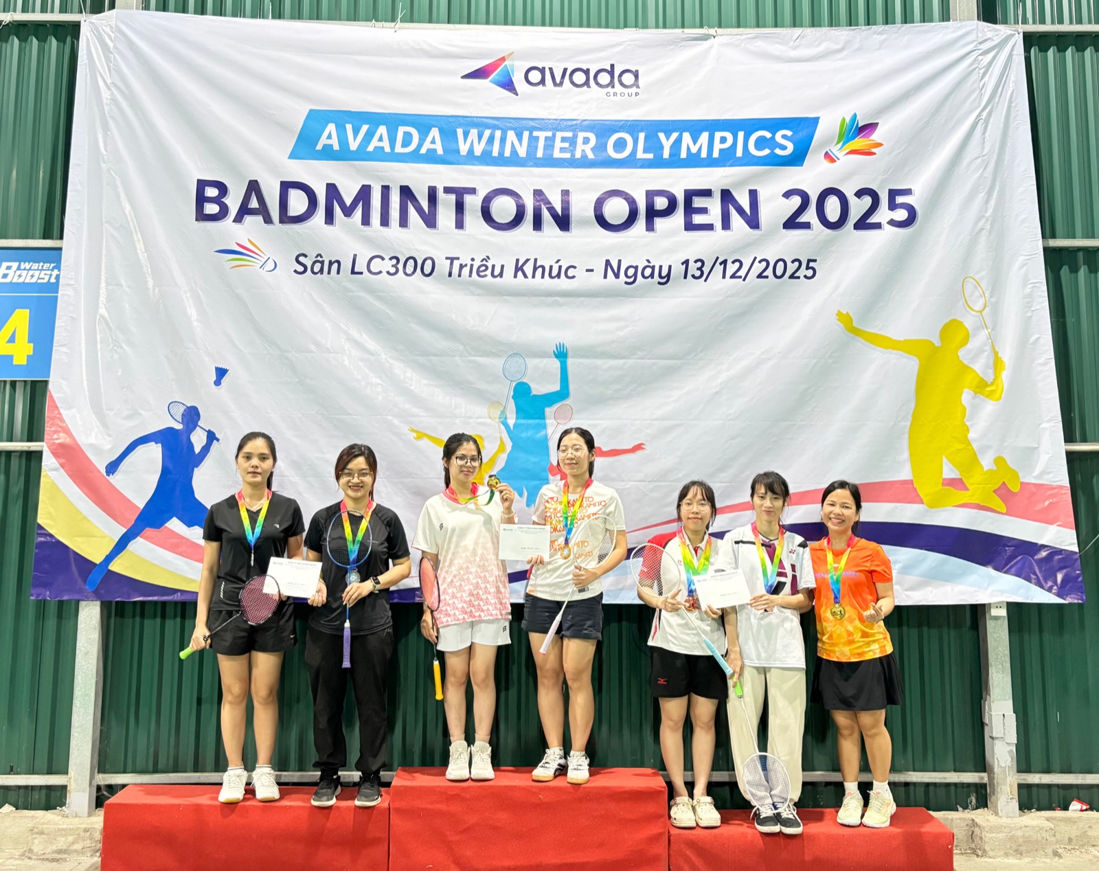 Đội hình xuất sắc trên bục vinh quang