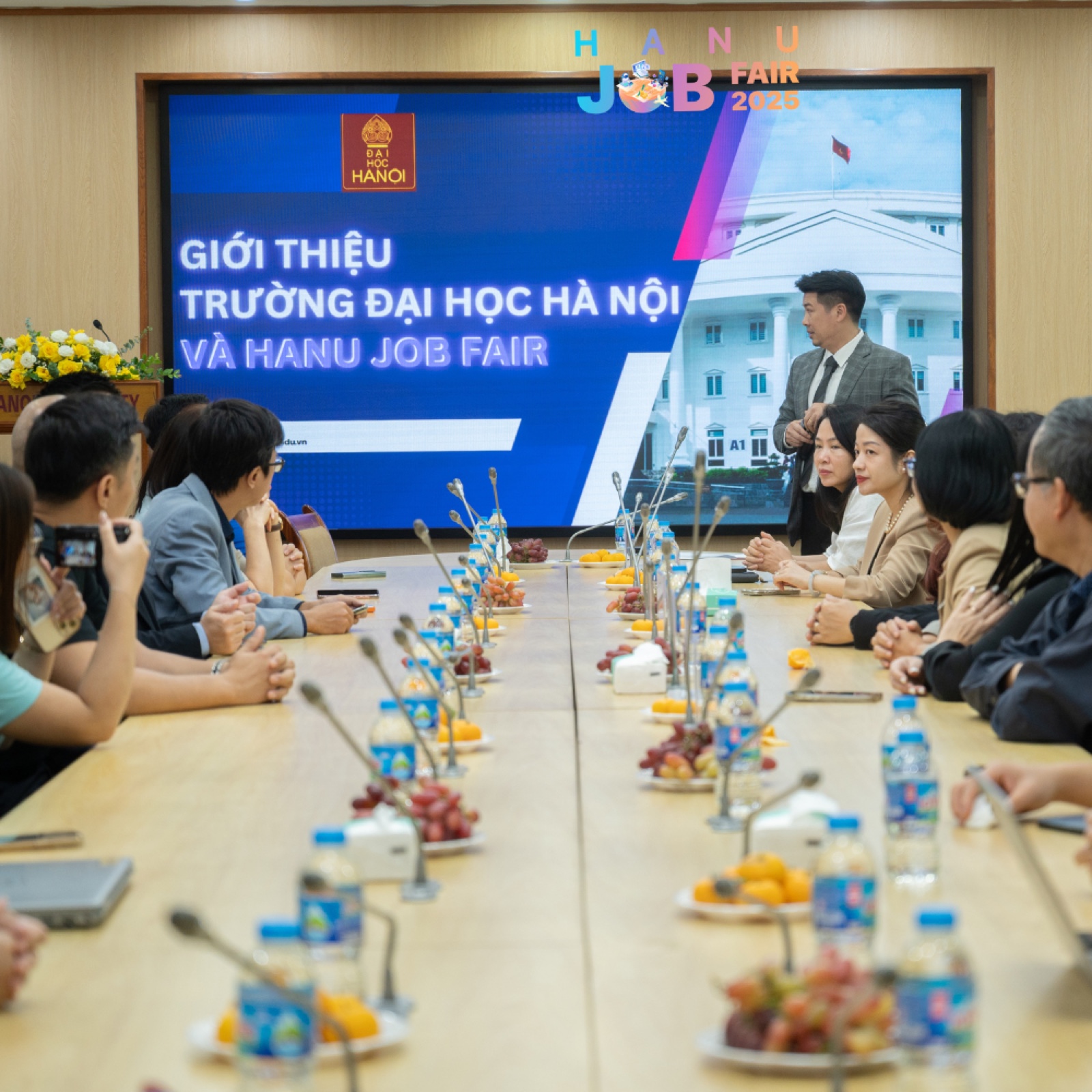 Giới thiệu Trường Đại học Hà Nội và Hanu Job Fair